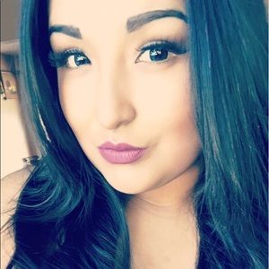 Meet your Posher, Deborah